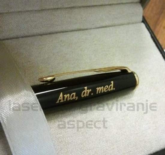 nalivnik-z-graviranim-imenom